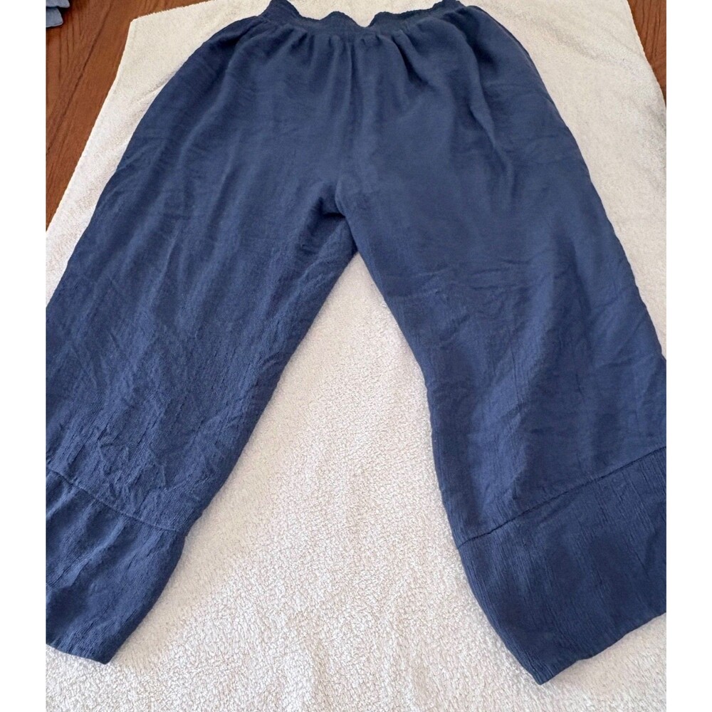 Avenue Women's Lightweight Wide Leg Capri Pants Blue Size 16